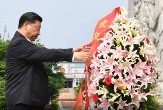 习语 | “一个有希望的民族不能没有英雄”