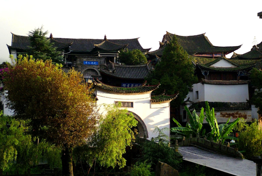 一个小乡村  两座图书馆